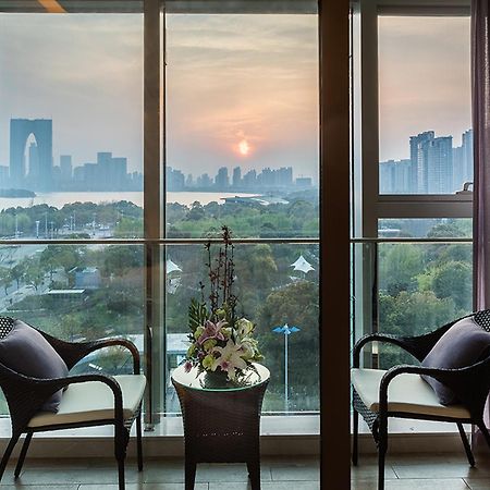 Novotel Jinji Lake Suzhou Sip Eksteriør billede